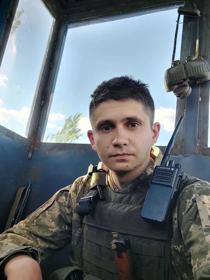Волинян просять зустріти живим коридором Героя Віктора Романюка