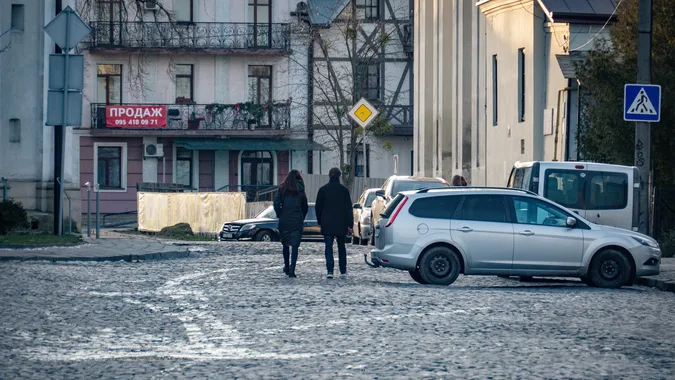 Помірно та невимушено: надвечір'я на вуличках Старого Луцька ( фото)