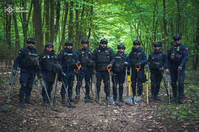 На Волині сапери розміновують заповідне урочище (фото)