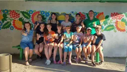 У Торчинській громаді юні художники розмалювали зупинку