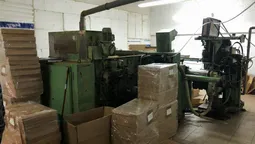 У Польщі за організацію підпільної тютюнової фабрики затримали чотирьох українців (фото, відео)