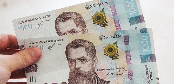 Розраховувався в магазинах фальшивими купюрами: у Луцьку затримали шахрая