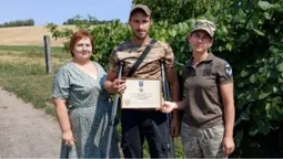 На Волині ветеран отримав відзнаку Міністерства оборони «За поранення» (фото)
