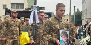 Навіки 22: на Волині в останню дорогу провели Героя Романа Григор'єва (фото)