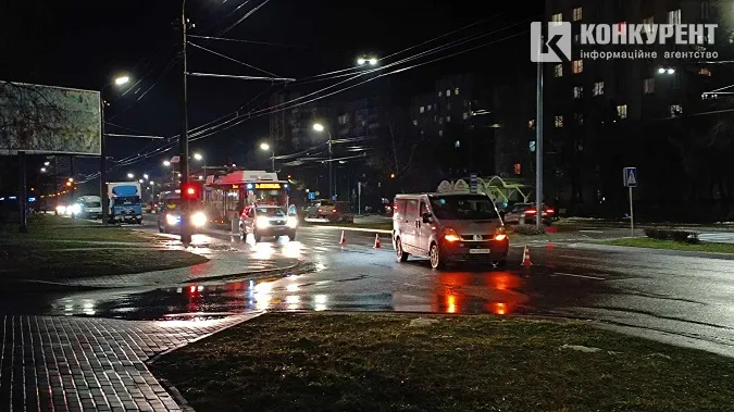 У Луцьку на Соборності авто збило жінку (фото)