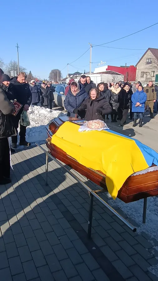 Пів року вважався зниклим: на Волині попрощалися з воїном Сергієм Тузом (фото)