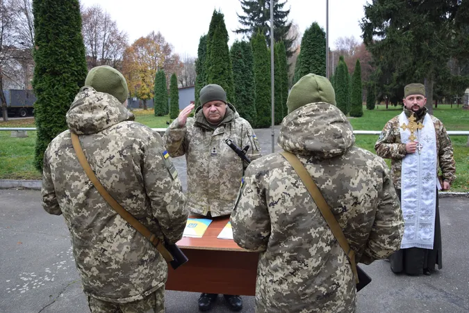 Мати п'ятьох дітей з Волині пішла у прикордонниці у пам'ять про загиблого племінника