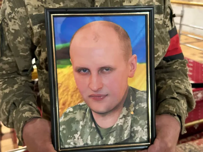 Загинув на Донбасі: у Луцьку попрощались з Героєм Андрієм Васюрою (фото)