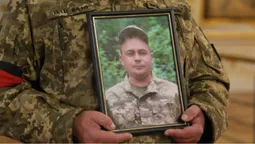 Повернувся додому через рік: у Луцьку попрощалися з воїном Андрієм Грицюком (фото)