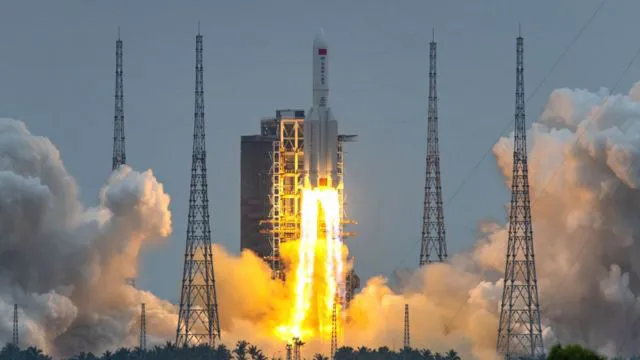 Уламок найбільшої китайської космічної ракети впав на Землю