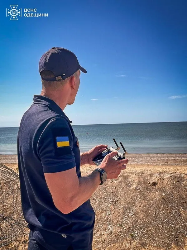 На Одещині третю добу шукають 10-річну дівчинку, яка зникла у морі (фото)