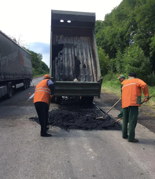 Показали, як нині на Волині ремонтують дороги (фото)