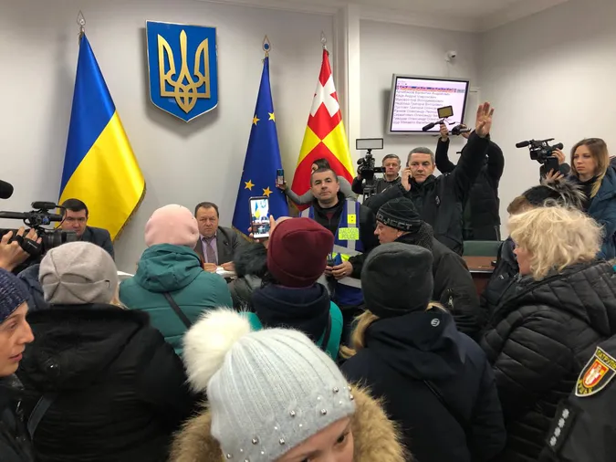 Міськрада захищає інтереси лучан, – Пустовіт відповів підприємцям зі Старого ринку (фото, оновлено)