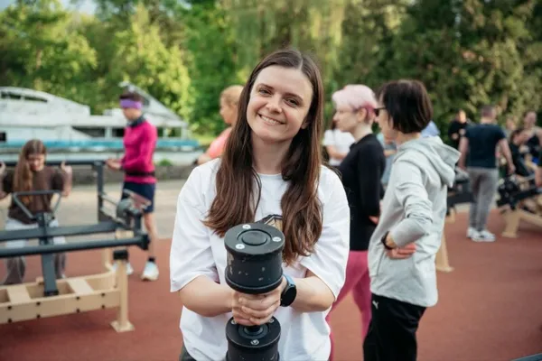 «Місто, рухайся!»: пів сотні лучан зібралися на перше тренування просто неба (фото)
