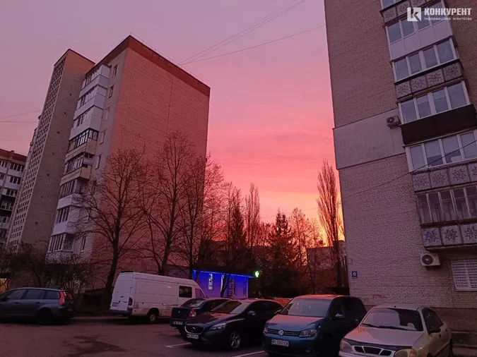 Над Луцьком «загорілося» небо: казкові фото світанку