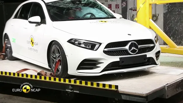 Назвали найбезпечніші автомобілі 2018-го року