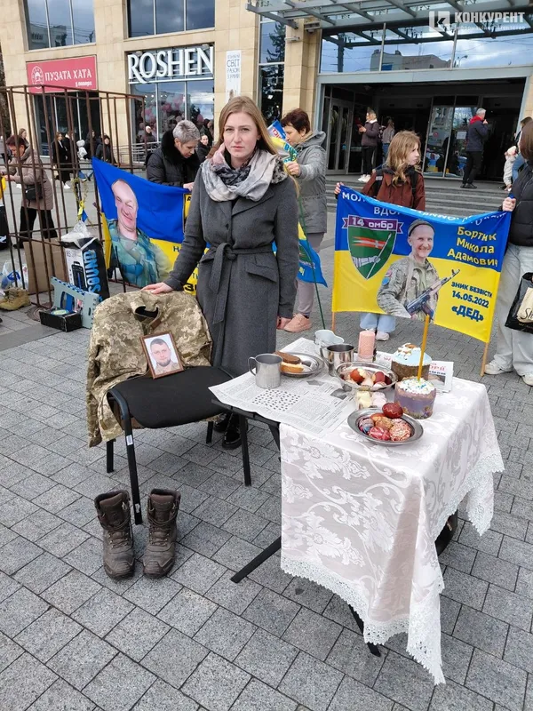 У Луцьку накрили великодній стіл для полонених та безвісти зниклих (фото)