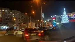 Біля РЦ "Промінь" – аварія за участі п'яти автомобілів (фото)
