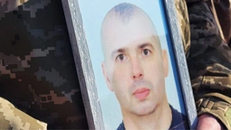 Понад рік вважався зниклим безвісти: у Ковелі попрощалися з воїном Миколою Петровським (фото)