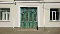 У Луцьку для фото знову доступні популярні старовинні двері (фото)