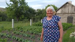 «Не можу сидіти без діла»: як 76-річна волинянка порається на городі та захоплюється «тихим» полюванням (фото)