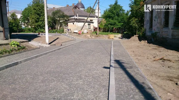У Луцьку укріплюють схили замку Любарта (фото)