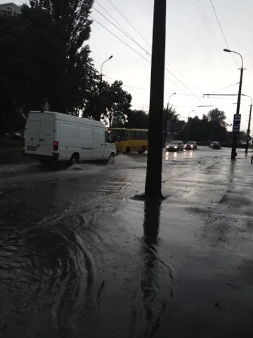 Луцьк знову затопило (фото)