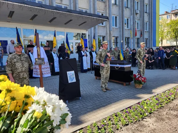На Волині попрощалися з Героєм Віктором Батюшкіним (фото)