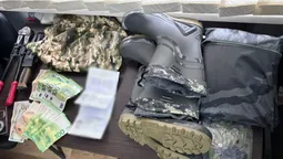 З кусачками і гумовими чоботами: на Волині затримали молодиків, які лізли через кордон