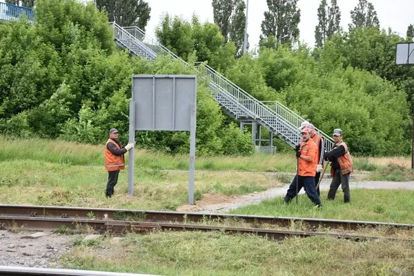 Вздовж залізниці на Ківерцівській встановлять паркан (фото)
