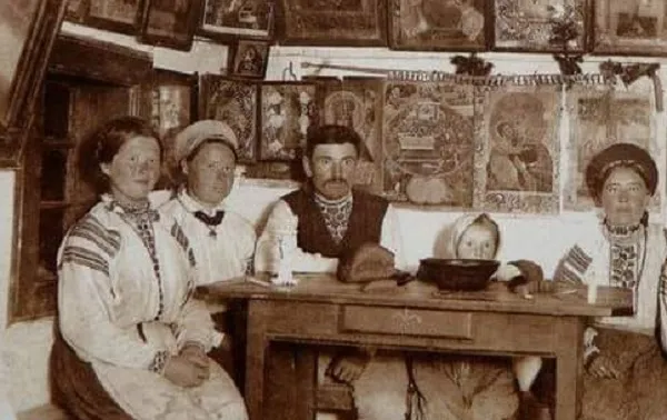 Колоритний кадр: столітній інтер'єр хати на Волині (ретрофото)