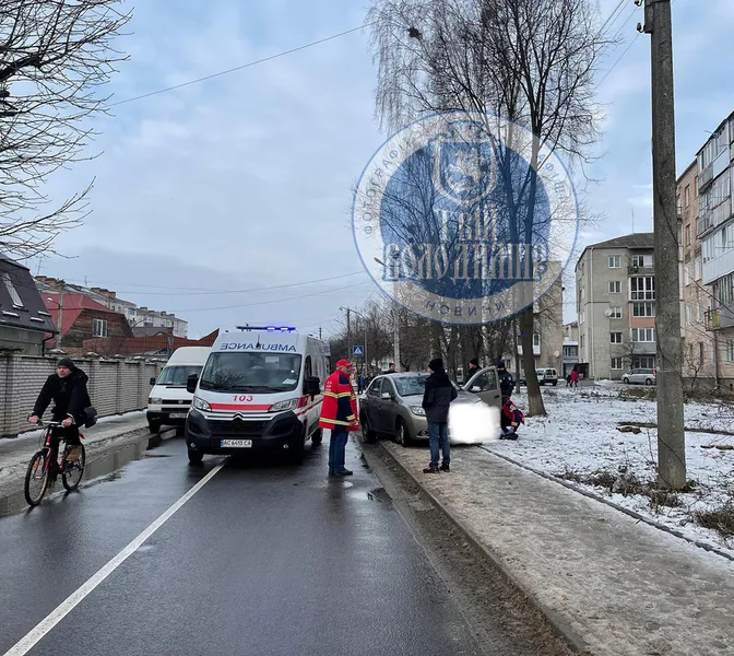 У Володимирі водій помер за кермом та виїхав на узбіччя (фото)