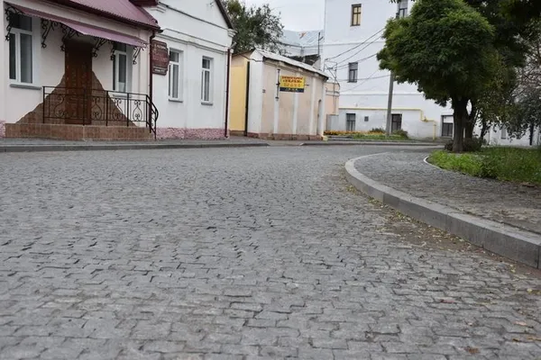 У Луцьку відремонтували 46 прибудинкових територій (фото)