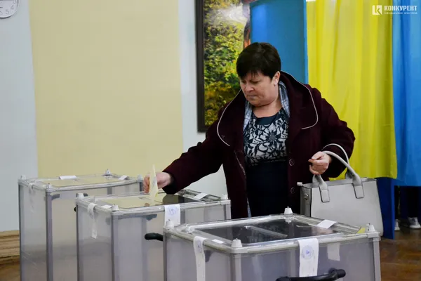 У СНУ тривають вибори ректора із одним кандидататом у бюлетені  (фото)