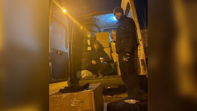 Волонтери з Луцька відвезли на передову два автомобілі з передачами для військових (фото, відео)
