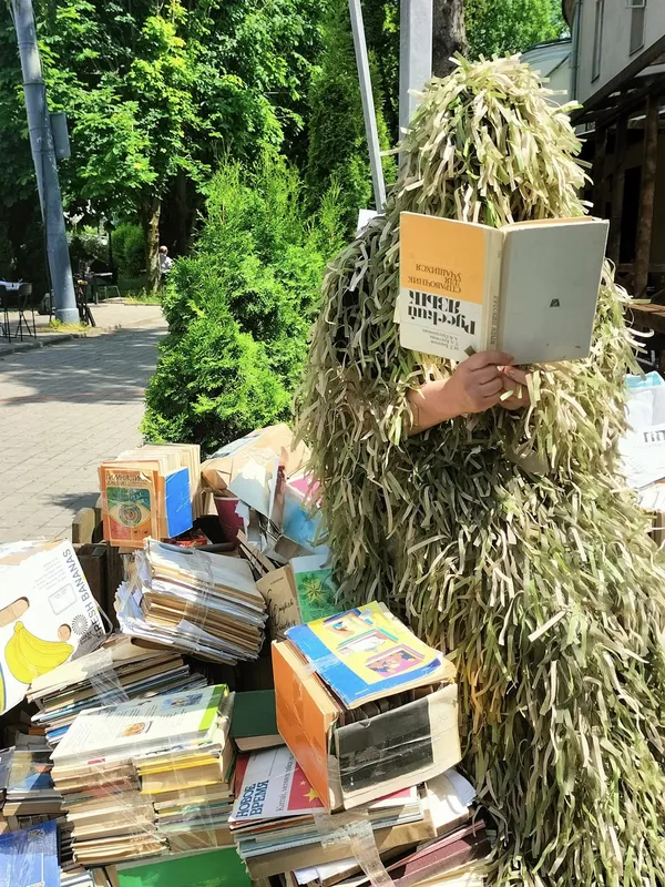 Луцька бібліотека здала на макулатуру 5 тонн російськомовної літератури