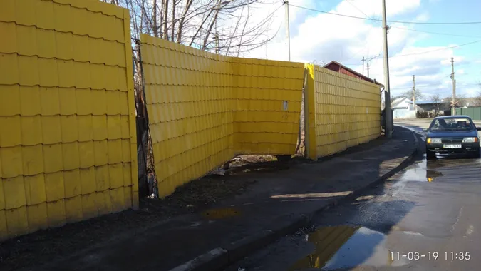 Володимирських підприємців зобов’язали привести паркани та фасади до порядку (фото)