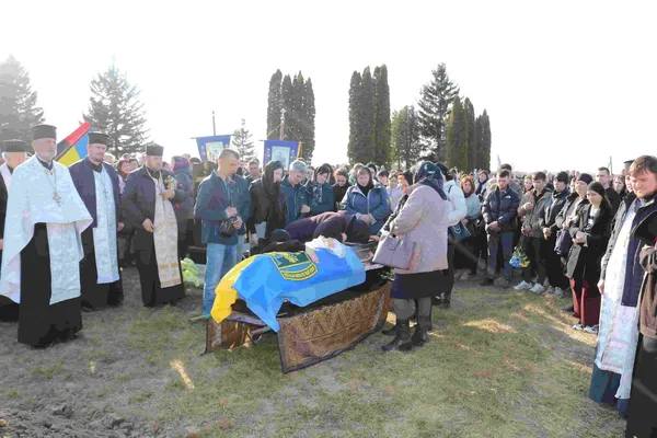 Сам виховував сина: Волинь попрощалася з воїном Іваном Шваївським (фото)
