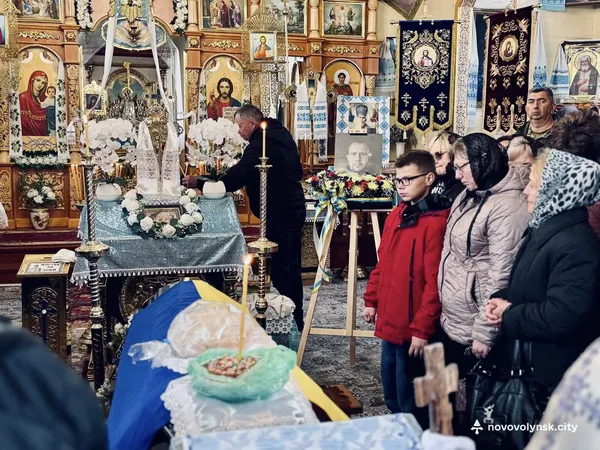 Загибель підтвердила ДНК-експертиза: на Волині попрощалися із воїном Романом Красюковим (фото)
