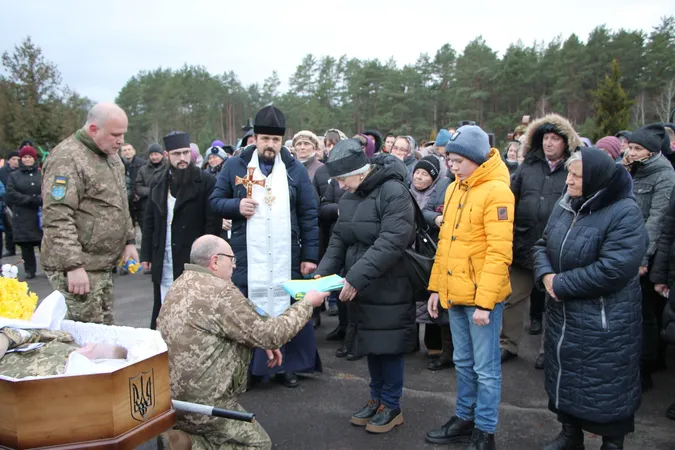 На Волині попрощалися із молодим військовим лікарем Володимиром Левчиком (фото)
