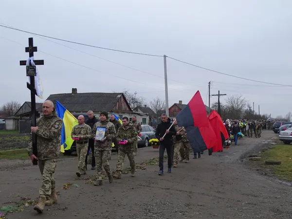 У перший день вторгнення пішов добровольцем: на Волині попрощалися з Героєм Сергієм Попрійчуком