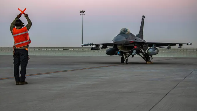 Українські пілоти можуть в серпні розпочати навчання на F-16