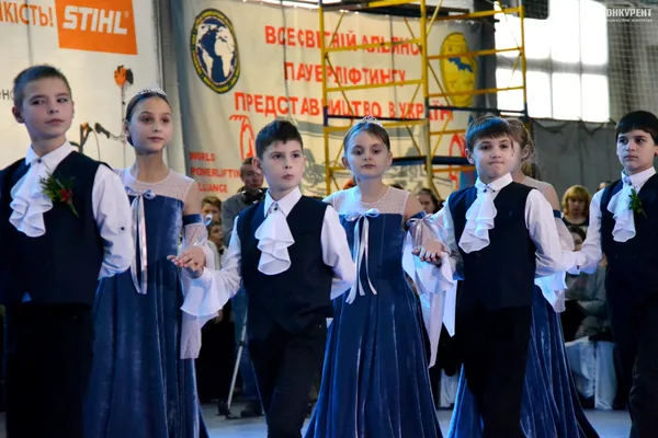 У Луцьку відбувся бал для дітей та молоді з інвалідністю (фото)