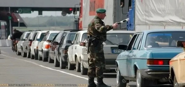 Як в Україні легально їздити на іноземних номерах