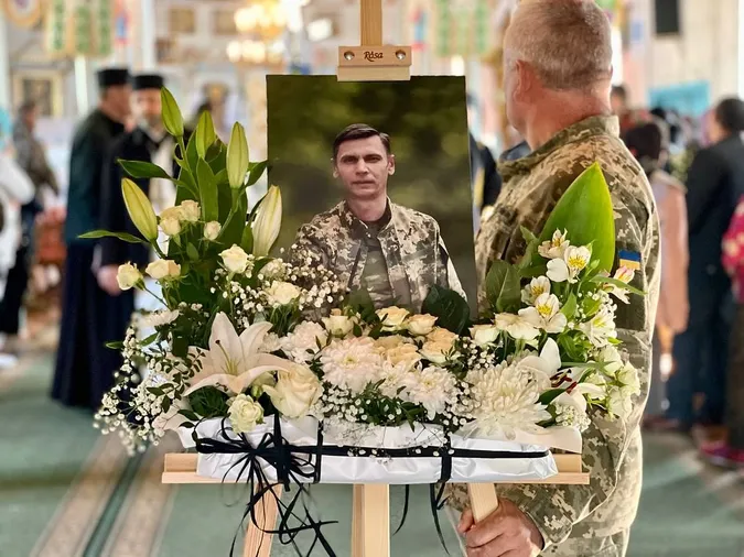 Без батька лишилися дві донечки: на Волині попрощалися з воїном Андрієм Шевчуком (фото)