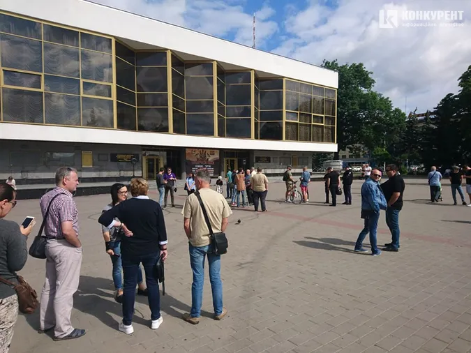 У Луцьку люди вийшли на майдан проти смороду (фото, оновлюється)