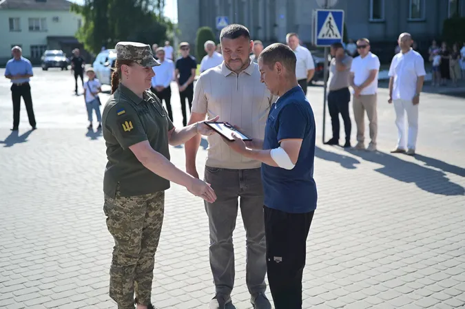 На Волині двом Героям вручили відзнаки Головнокомандувача ЗСУ «За незламність»  (фото)