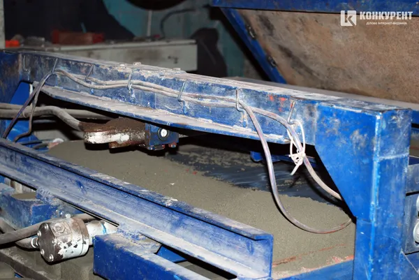 Луцьке підприємство показало, як виготовляє бруківку