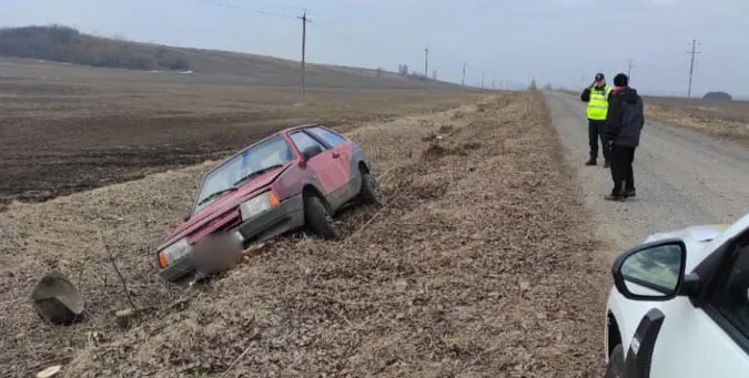 На Волині легковик з п'яним водієм злетів у кювет (фото)