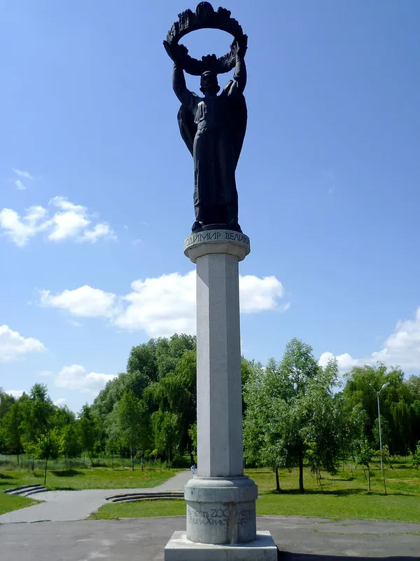 У Володимирі (Волинській області) є пам'ятник Володимиру Великому